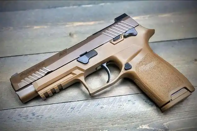 看美国陆军新一代制式手枪——西格绍尔m17如何不完全分解