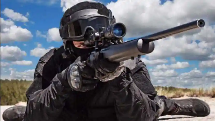 为什么狙击手瞄准时,瞄准的部位不是脑袋,而是胸口?别不相信