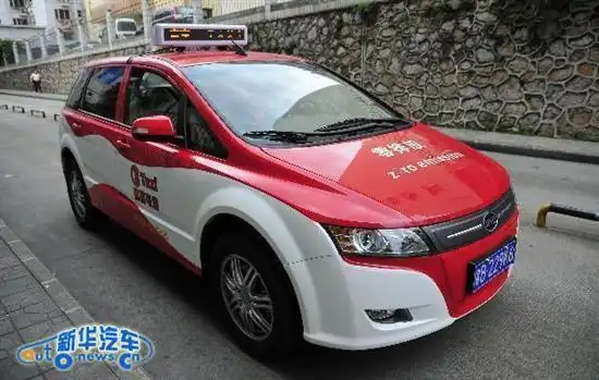 深圳首批比亚迪e6电动出租车上路试运营