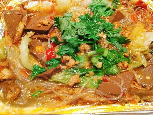 锡纸鸭血粉丝制作人:王月涛锡纸金针菇制作人:王月涛锡纸娃娃菜制作人