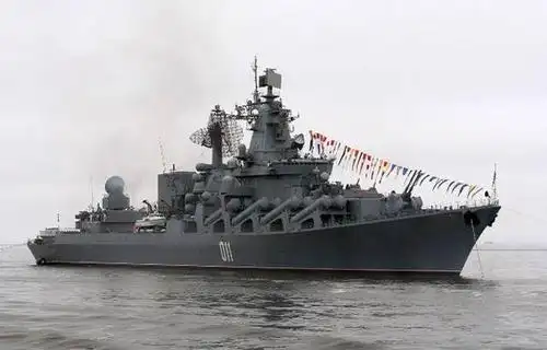 "我舰奉命撞击你舰"再次上演,美军舰闯禁区,遭俄军舰冲撞施压