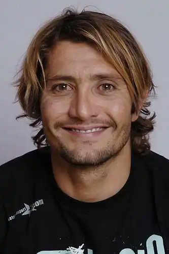 图文法国体坛名将精美写真功勋后卫利扎拉祖