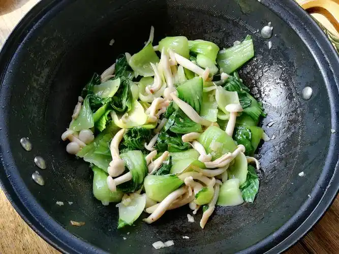 原创春季家常素菜小炒,这两种食材搭配一起炒,清淡可口,营养健康