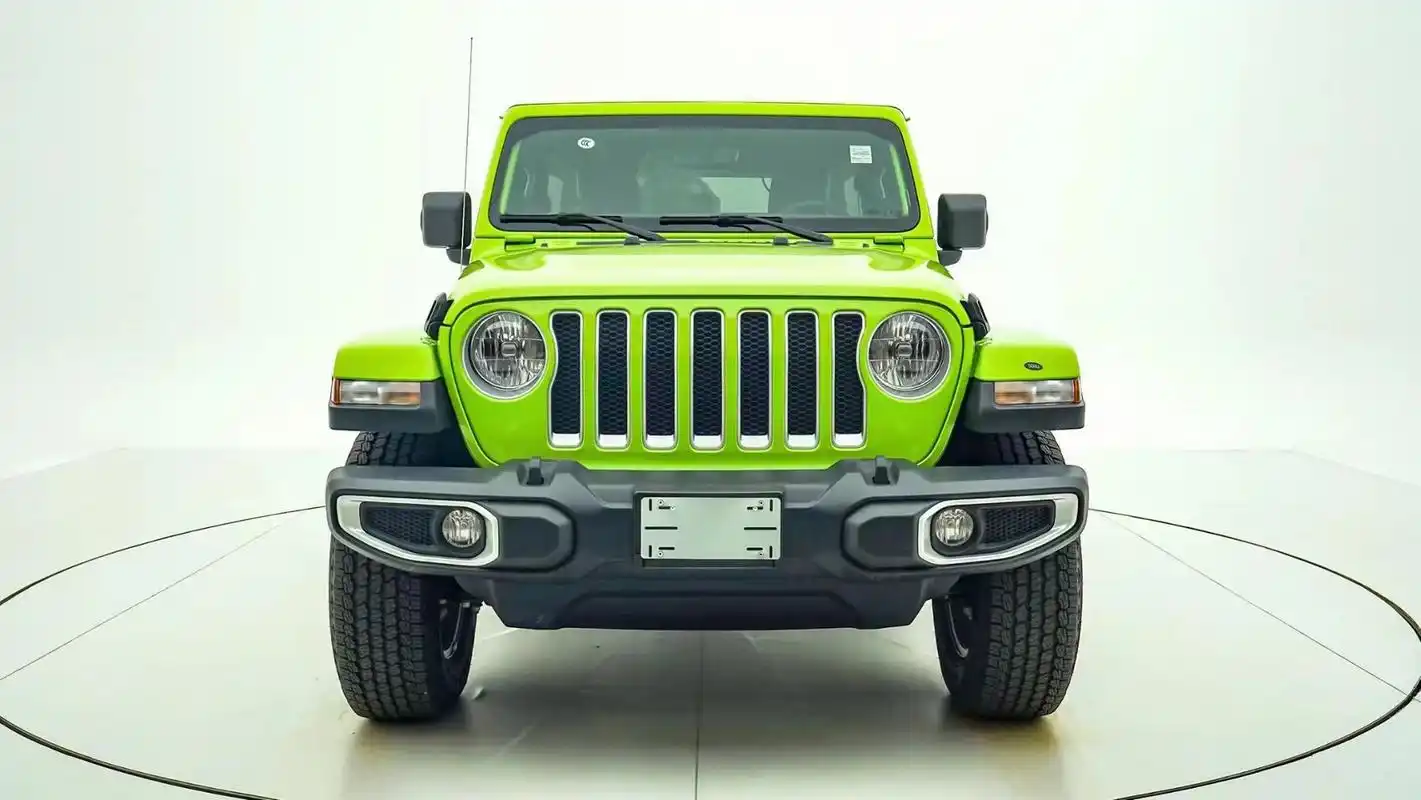 防弹吉普牧马人越野车6.4汽油发动机