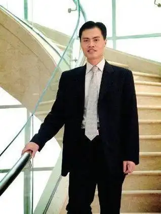 鸿星尔克吴荣光:用行动撑起他人的希望之伞 鸿星尔克实业的董事长