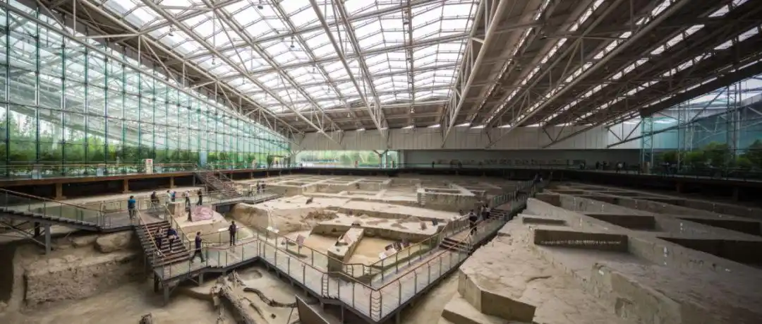 金沙遗址博物馆遗迹馆,原样保存着金沙遗址祭祀区发掘现场 摄影:张艳