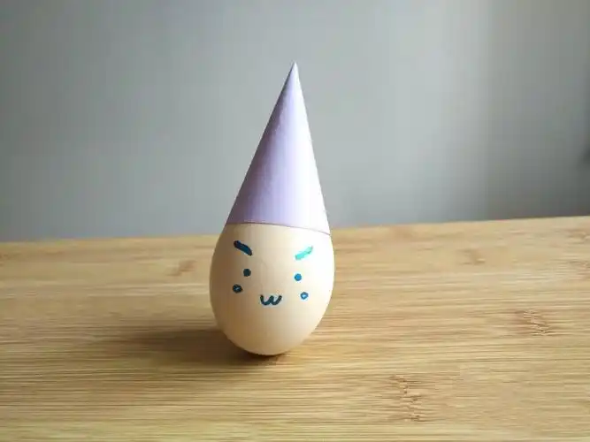 悦动"童"成长】新河镇灰埠中心幼儿园--小班科学小实验《鸡蛋不倒翁》