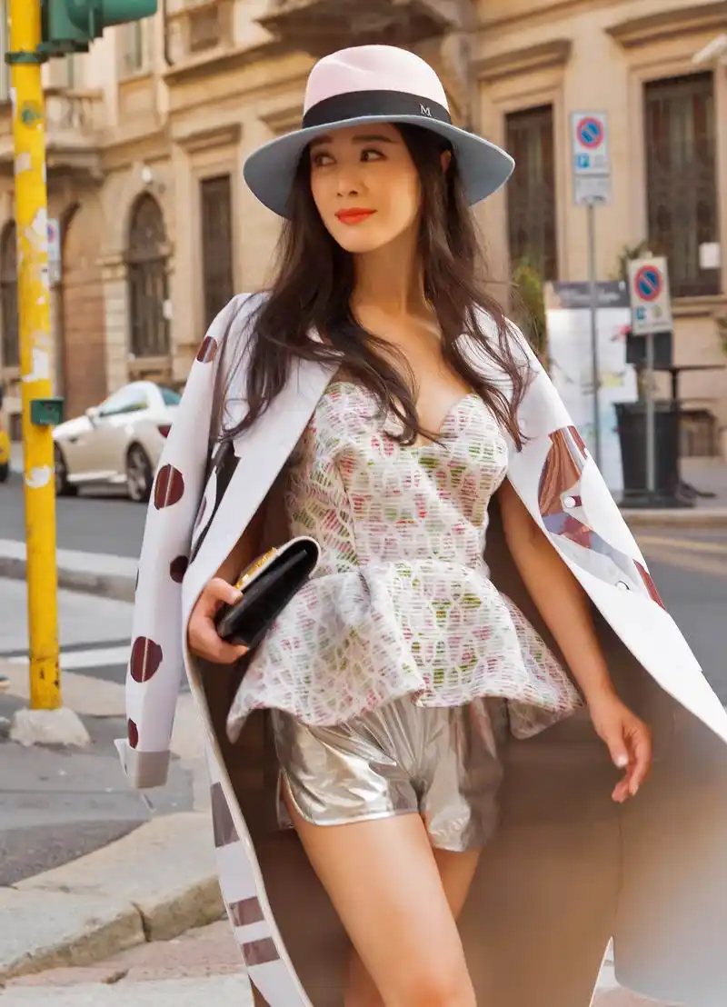 田海蓉有一种大气风范,端庄和雅致显得格外有味道