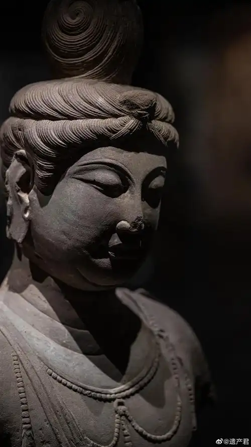 【邯郸市博物馆藏· 唐代石雕菩萨像】博物馆里最漂亮的两尊唐代菩萨