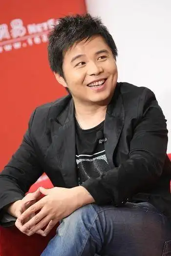 水木年华缪杰做客网易娱乐.