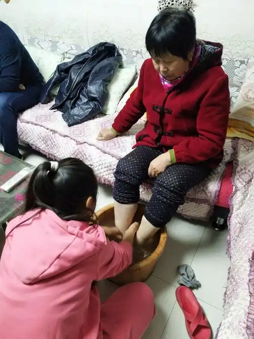 孝敬老人,各位家长,老人重阳节快乐 重 阳 节 快 乐