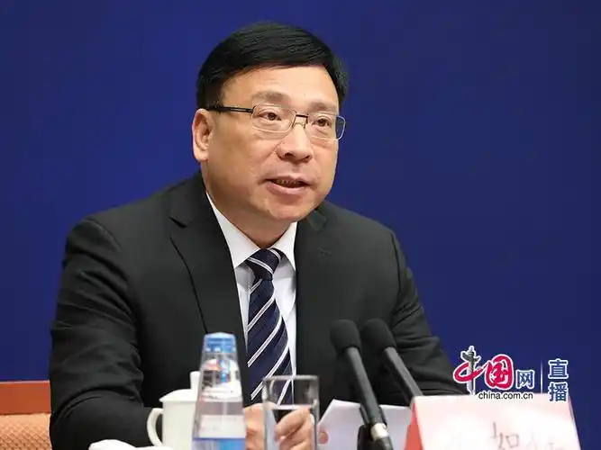 深圳市委副书记,市长陈如桂介绍情况 中国网 张若梦 摄