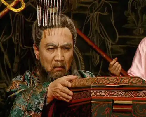 关羽被擒后,曾投降孙权,但为什么还是被杀,首级还被送给曹操?