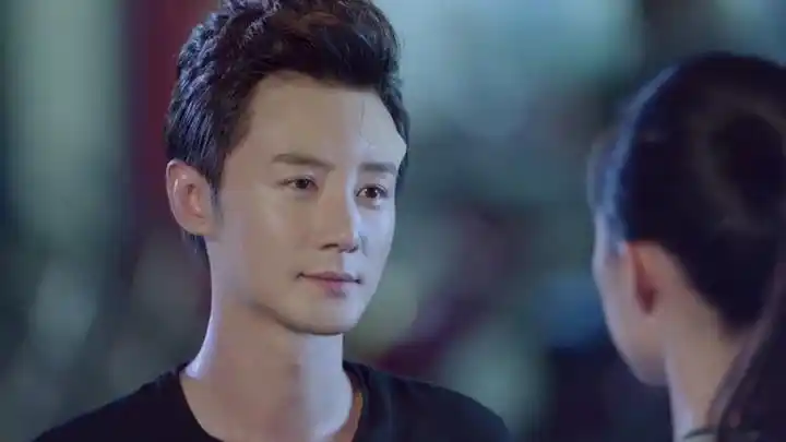 《谍海追踪》孙阳开车送陆欣回家 是个暖男无疑了