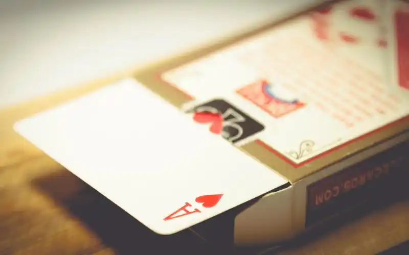 纸牌,红桃a,扑克牌,安静,文艺,聚焦,静物纸牌壁纸图片