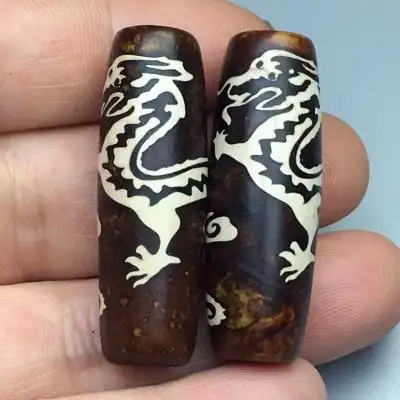 藏传龙风化老天珠一对尺寸405142左