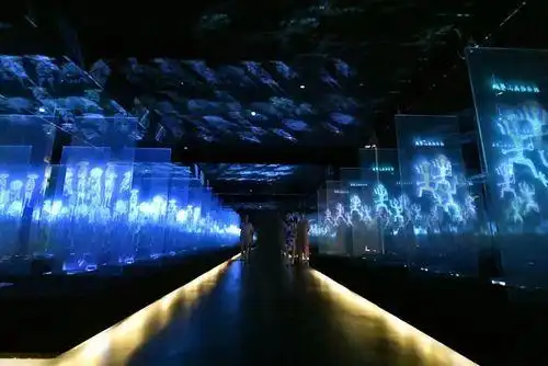 全息博物馆展示沉浸式互动体验空间