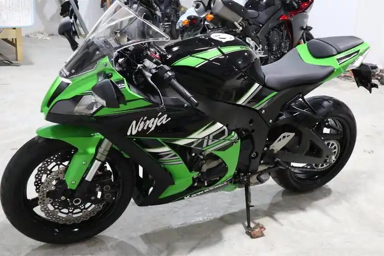 2013年川崎zx-10r带abs,无马力限制,爆力大牛,整车原板改17年版花!