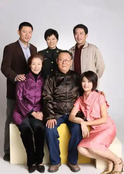 吕中,1940年12月17日出生于陕西宝鸡,国家一级演员.