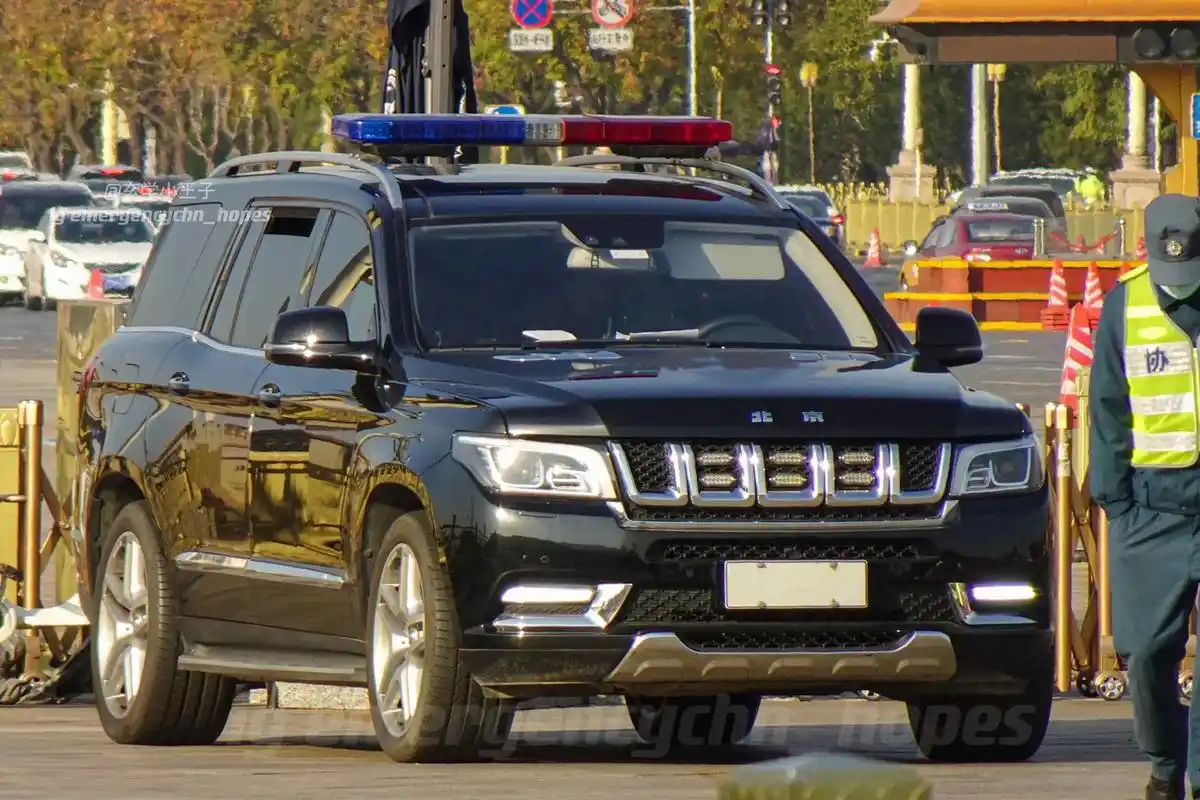 低调奢华-北汽bj90.#汽车摄影 #硬派越野 #帅就完事了 - 抖音