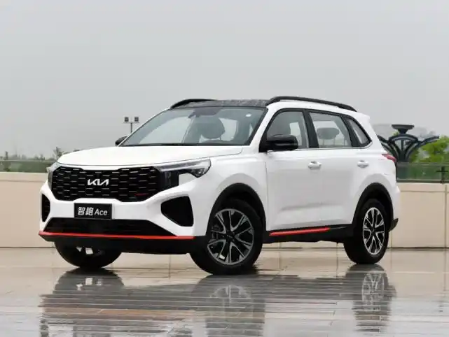 东风悦达起亚智跑ace通过线上形式正式上市,全系共推出5款车型,官方