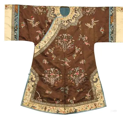 0240 清十九世纪 酱缎地绣花篮散花纹女袄