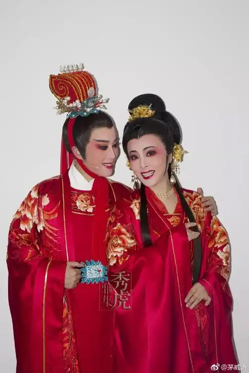 嗯,挺登对,鉴定完毕 @蔡浙飞 . 来自茅威涛 - 微博