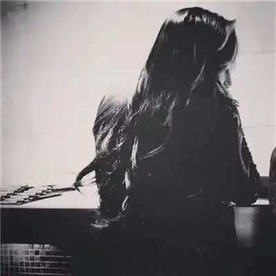 女生头像冷酷忧伤黑白头像精选 有一种人能爱我刻骨铭心