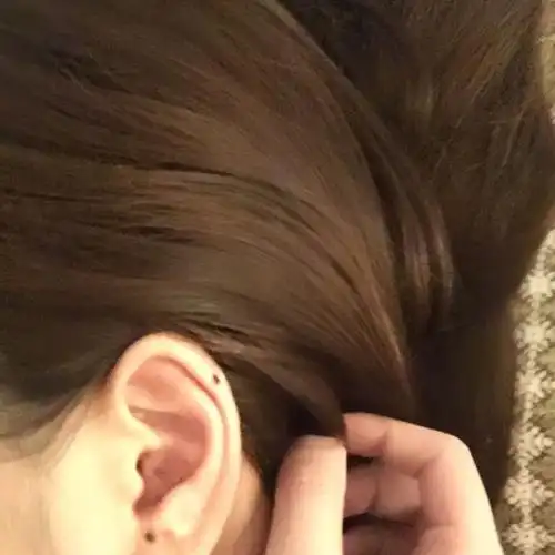 女人右耳朵有痣,代表什么意思呀?