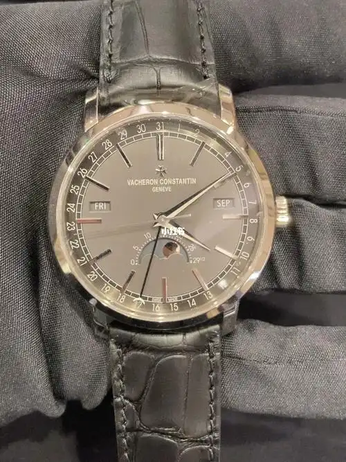 江诗丹顿传袭系列全历月相腕表