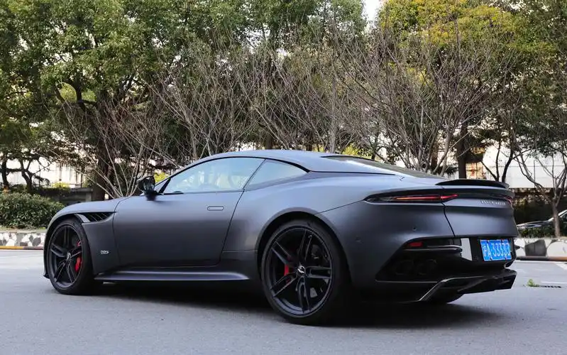 我们先来欣赏一下哑光车衣的质感哑光车漆一直是高端跑车和性能车的