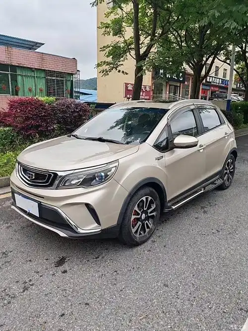 出售个人一手私家车一台,17年吉利远景x3