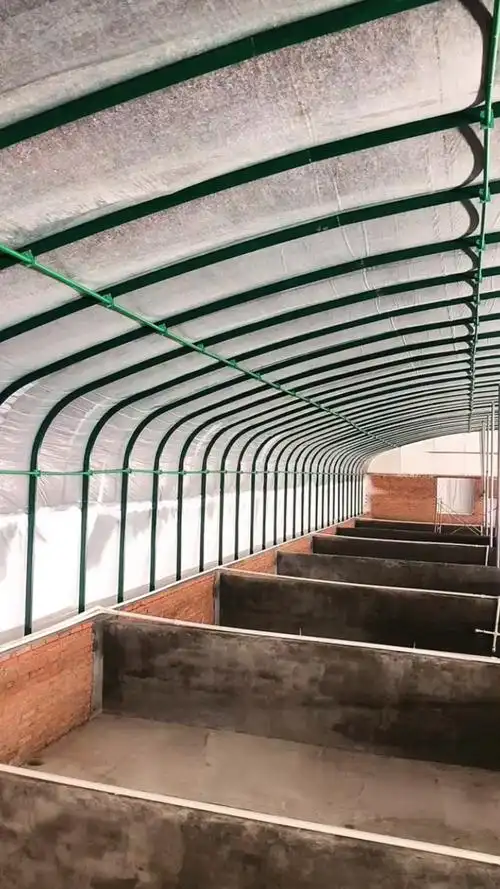 养猪大棚13米宽50米长养猪大棚大棚造价四万左右贵吗养殖大棚养猪大棚