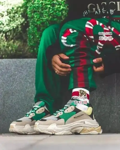 巴黎世家老爹鞋搭配什么裤子 balenciaga triple-s搭配街拍图