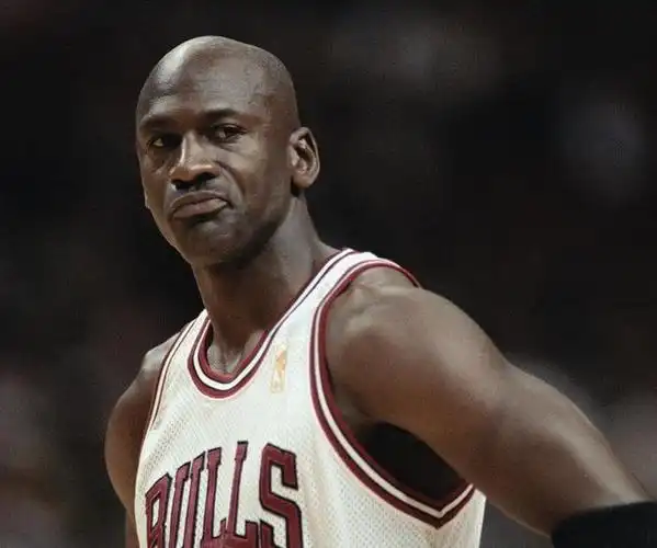 若1998年没有退役,乔丹还能带领着公牛队夺冠吗?阵容老化问题
