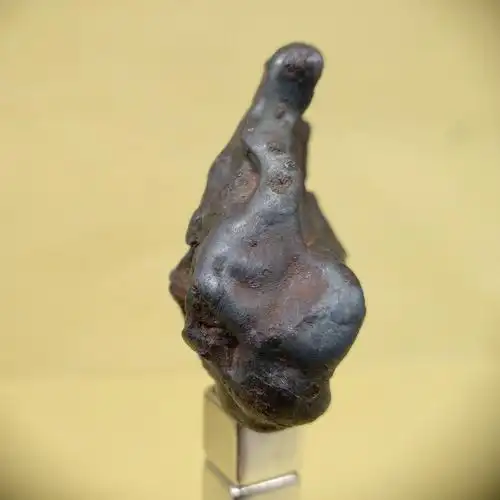 28克          sikhote alin陨石坠落于阿林地区,俄罗斯海参崴东北10