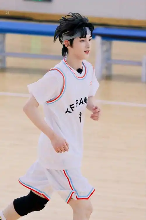 丁程鑫夏季运动会饭拍