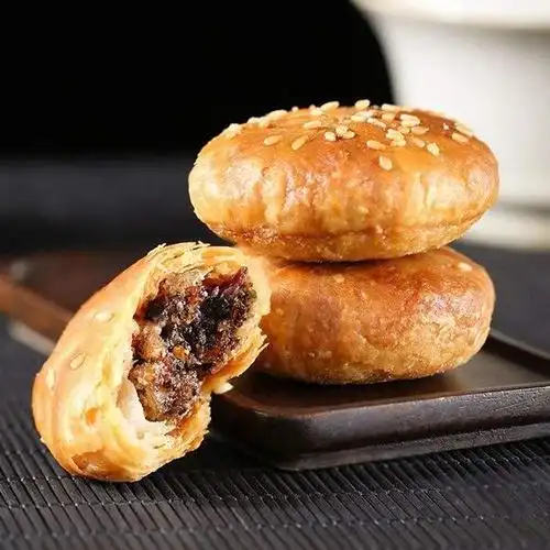 你可别小瞧这小东西,它自古以来就是徽州的名吃,这扁扁的圆圆的外壳