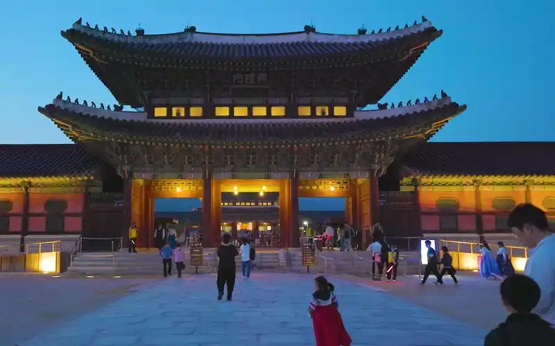 韩国的五大宫殿之首--景福宫的夜晚【4k】