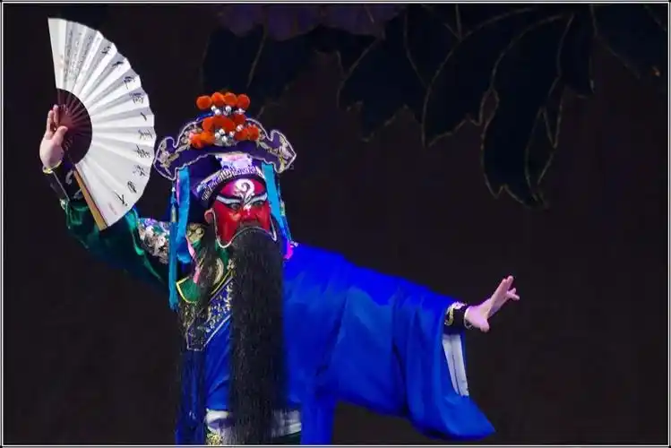 《卖华山》剧照小生指戏中不戴胡子,除净,丑行外的年轻男性角色.