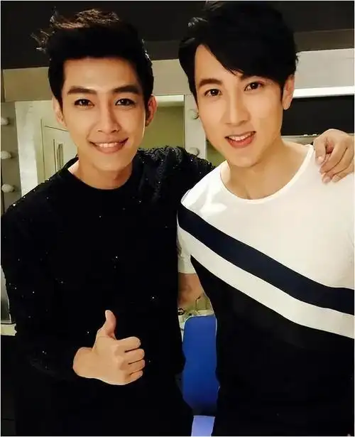 在娱乐圈,明星之间的关系纷繁复杂,而最近关于炎亚纶和汪东城的一系列