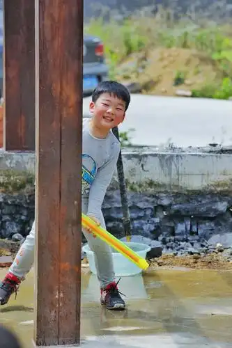 戏水孩童 - 美篇