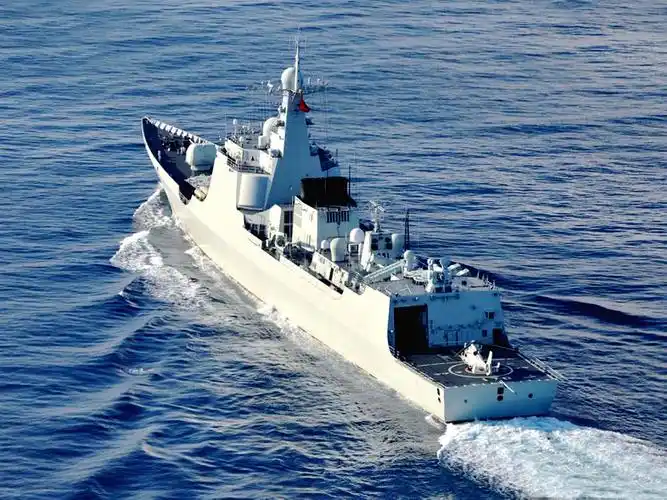 新型导弹驱逐舰兰州舰