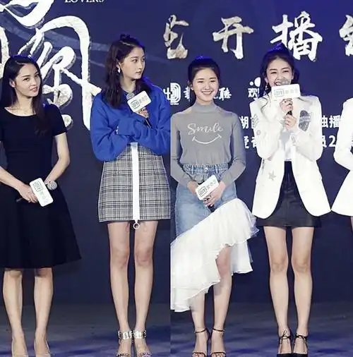 关晓彤与其她女艺人同框,侧颜超迪丽热巴,身高碾压赵露思,完胜鞠婧祎!