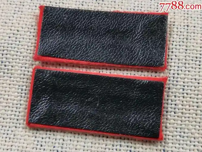 九八式上等兵领章