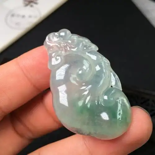 翡翠玉雕 事事如意