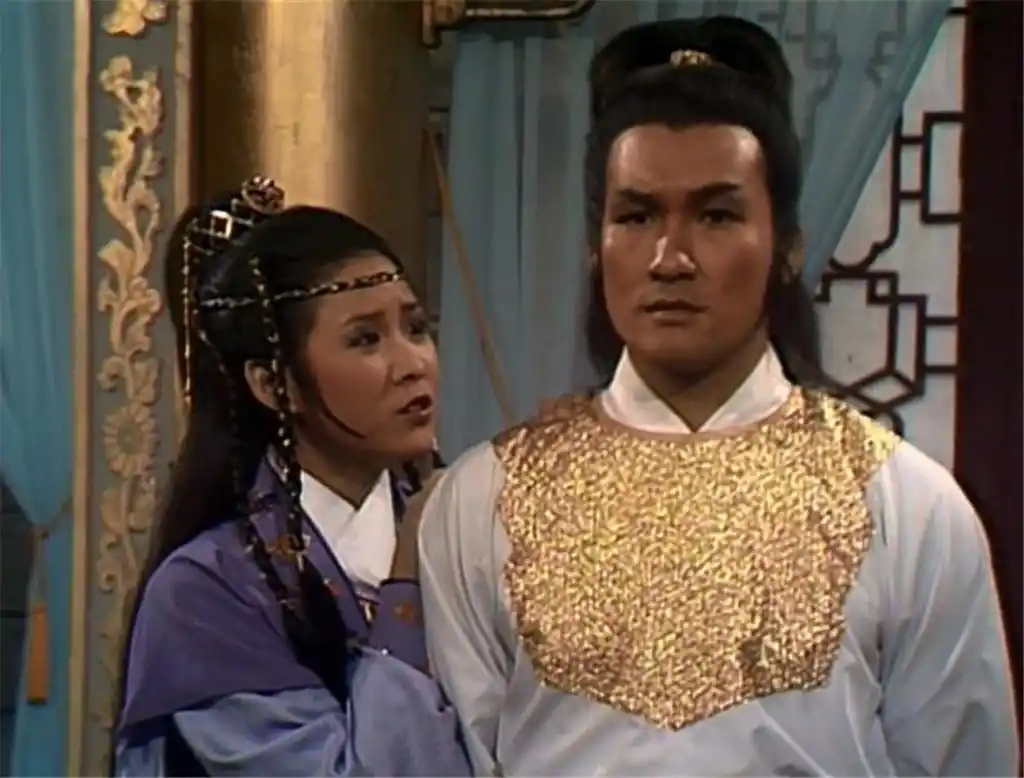 82版天龙八部钟灵阿朱由一人扮演曾搭档张国荣演红楼梦后来嫁给陈百祥