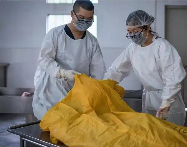 男子火葬场"强奸女尸",不料遗体竟离奇复活,法官:必须判刑