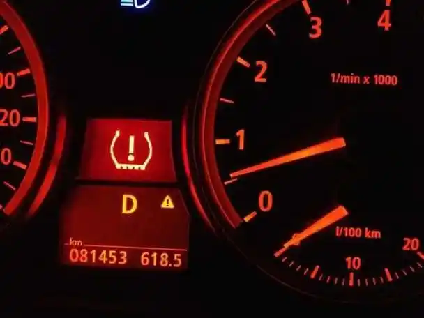 奥迪q3显示红色感叹号?(奥迪q3仪表故障灯显示图解) - 迈仕汽车之家