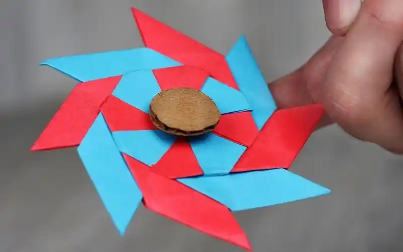 折纸进阶玩法,教你自制指尖陀螺